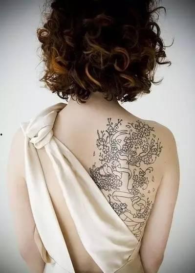 吃瓜网红纹身图片女